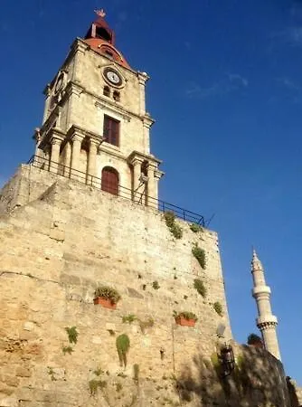 The Knight And The Pomegranate - Luxury Medieval Villa *