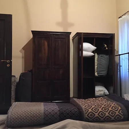 The Knight And The Pomegranate - Luxury Medieval Rhodes City