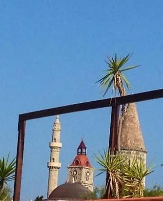 The Knight And The Pomegranate - Luxury Medieval Willa