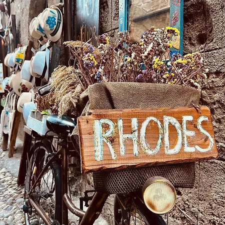 The Knight And The Pomegranate - Luxury Medieval * Rhodes City